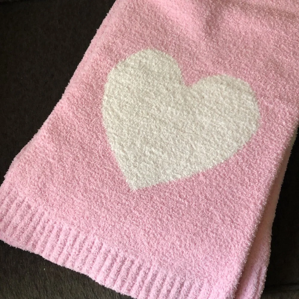 Magaschoni Pink White Hearts Throw Blanket